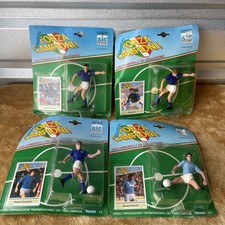 Lotto di (4) figurine calcio